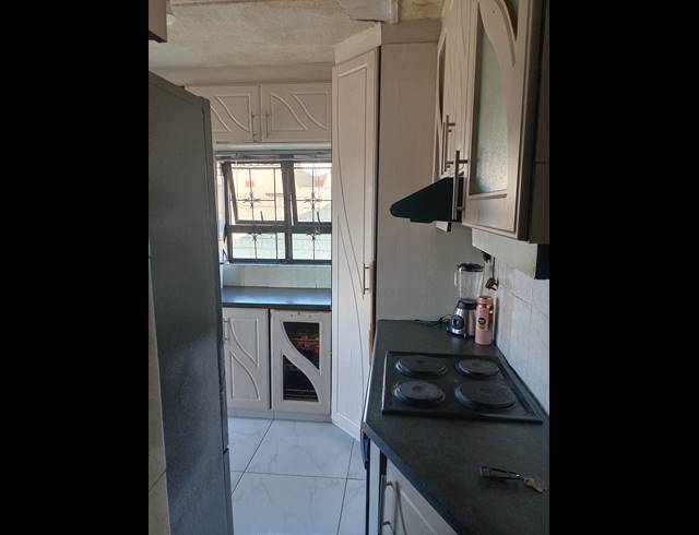 3 BEDROOM HOUSE FOR SALE IN UMLAZI K